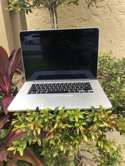 MacBook Pro ⭐️i7 16GB 500GB⭐️