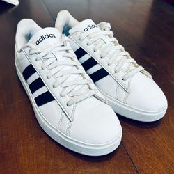 ADIDAS ‘GRAND COURT SHOES’ Women’s White Leather GW9214 Size 8