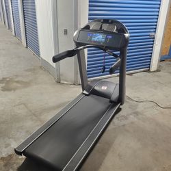 Landice L8 executive commercial treadmill-I can deliver