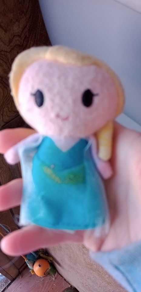 🩷 Small Elsa Plushie ... Still Available 