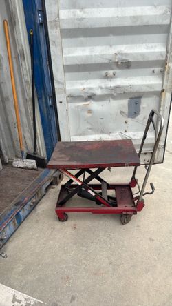 Hydraulic lift table