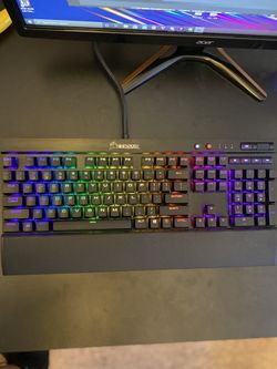 Corsair k70 Lux rgb cherry mx red (Negotiable)
