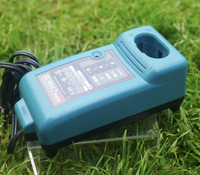 18 volt Nicad / NIMH makita charger NOT LITHIUM