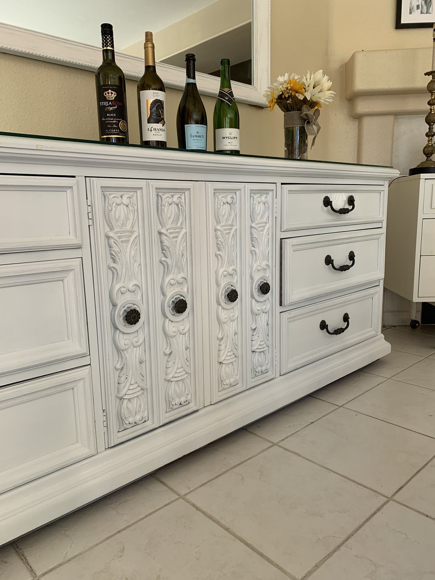 DRESSER Furniture