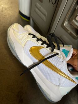 Kobe Undefeated x Zoom Kobe 5 Size 10 Men
