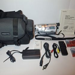 Sony Handycam Digital8 Camcorder BUNDLE 