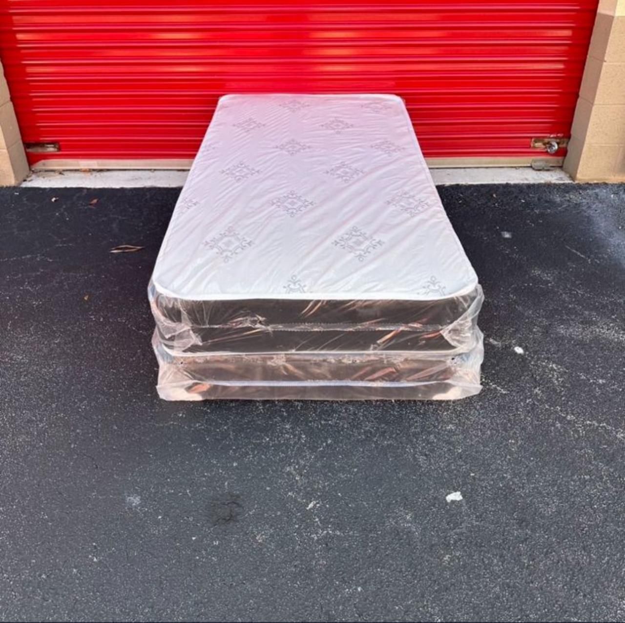 NEW TWIN SIZE MATTRESS W/ BOX SPRING INCLUDED! / COLCHON TWIN CON BOX SPRING INCLUIDO!