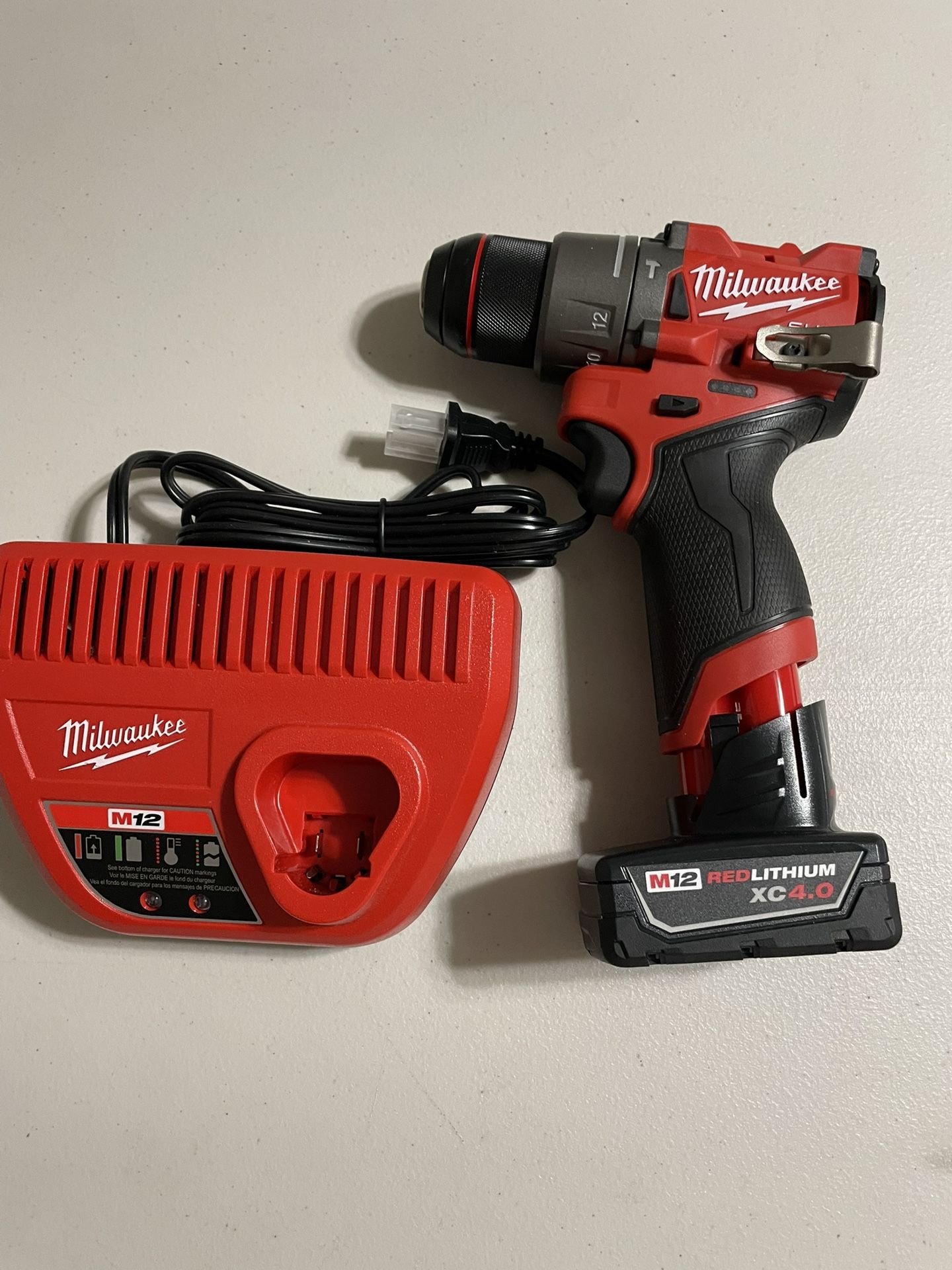 Milwaukee M12 1/2 Drill (3404-20) , 4.0 Battery And Charger