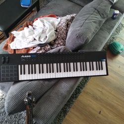ALESIS VI61