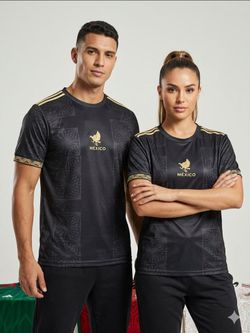 Mexico jerseys in black/playera de la seleccion de Mexico en negro con dorado