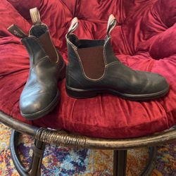 Blundstone Chelsea Boots. Stout Brown 