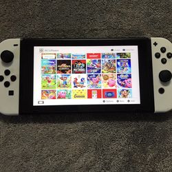 NINTENDO SWITCH V2 Loaded With 7000 GAMES