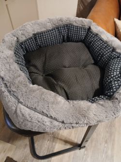 BRAND NEW Pwd bed and pet stairs