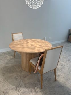 Round Wood Dining Table with Fluted Pedestal Base