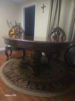 wood table w 4 chairs.