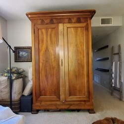 Antique Armoire/Wardrobe/Media