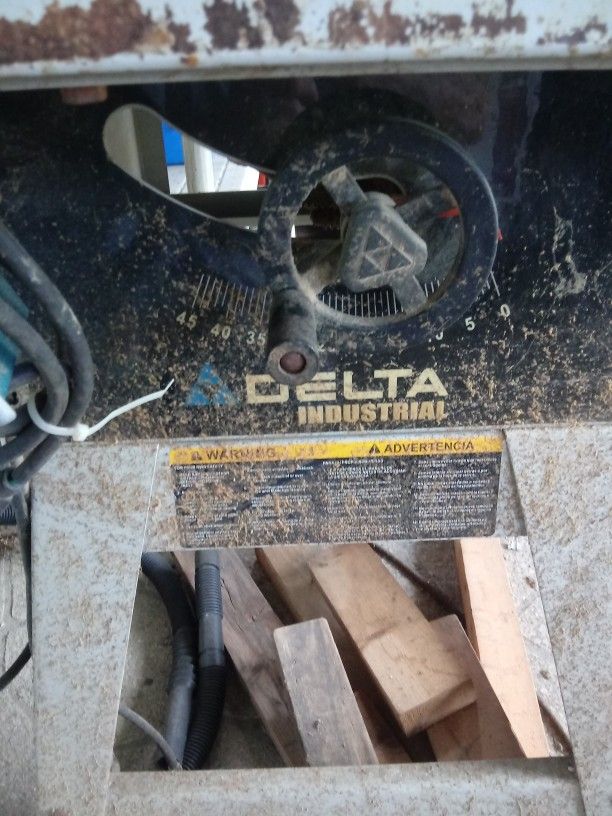 Commercial Table Saw