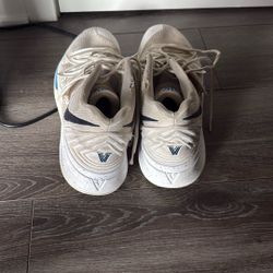 Villanova Kyries Size 15
