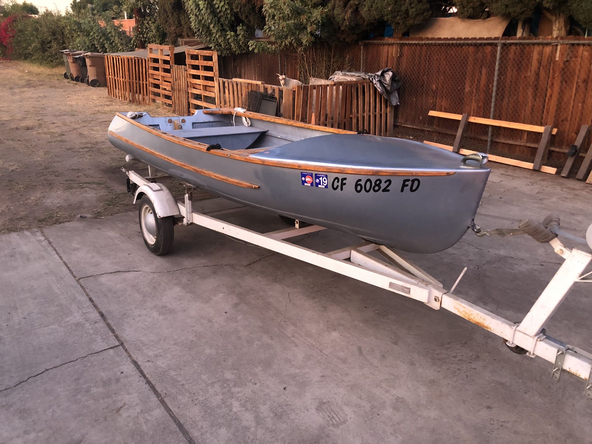 12’ 007 Bond Bay Cruiser Boat w/ Trailer $850 OBO