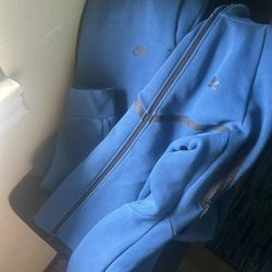 Nike Tech Size Large