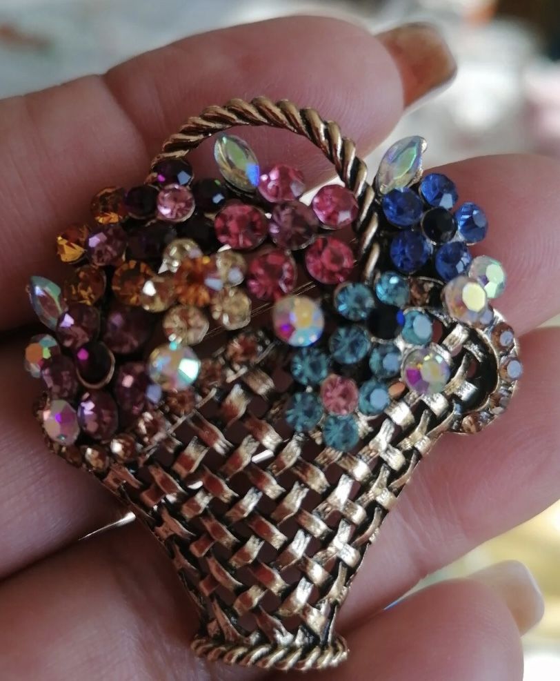 Gold  Metal Flower  Basket Brooch Pin