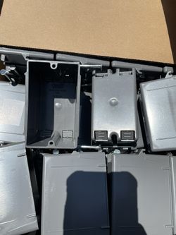 FEIT ELECTRIC 18cu Plastic Box