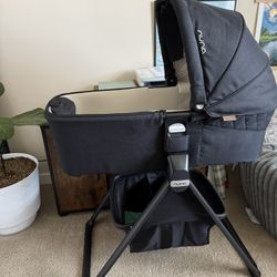 Nuna Bassinet And Stand 