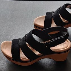 New Ladies Clark's Collection Black Suede Wedge Clog Sandals Shoes Size 8.5