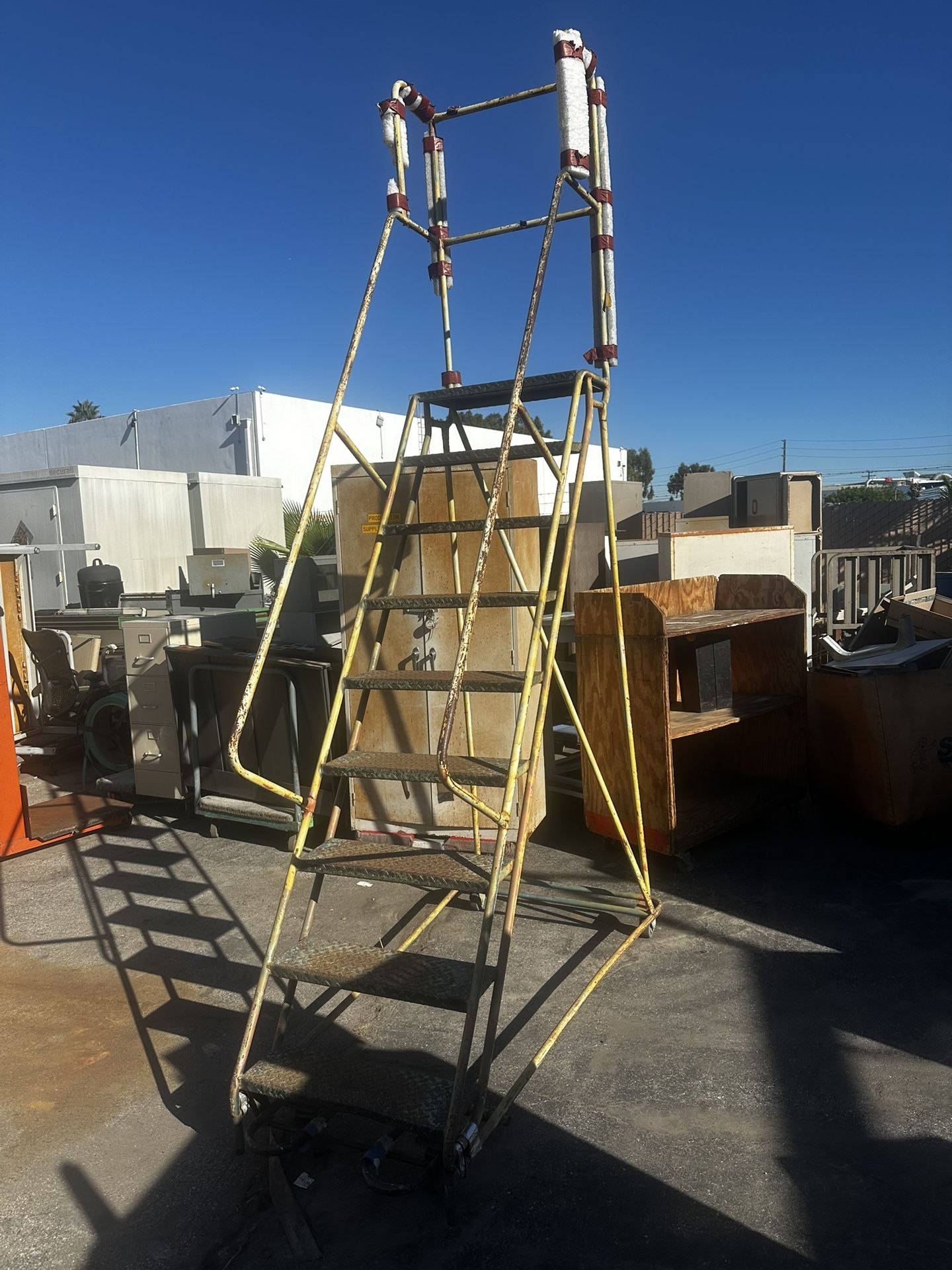 Rolling Safety Ladder