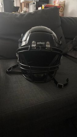 Schutt F7 2.0 Football Helmet (Black - Adult L)