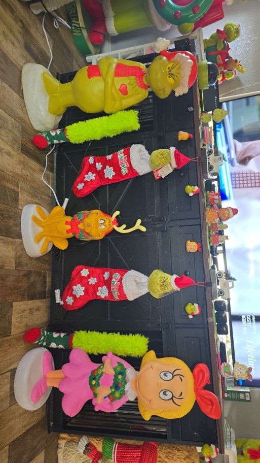 Grinch  Max Cindy Lou