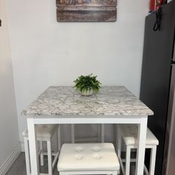 Super Cute Dinning Table ☀️