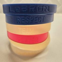 6 Nike Wristbands LeBRON, RESPECT, PLAYER, TEAM, BALLER plus Air Jordan Keychain