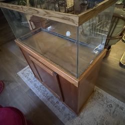 Aquarium / fish tank with wood stand