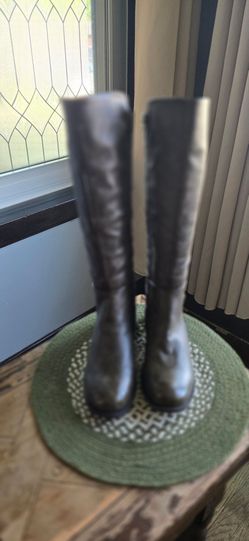 Bamboo boots