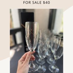 Set of 9 champagne Glasses 