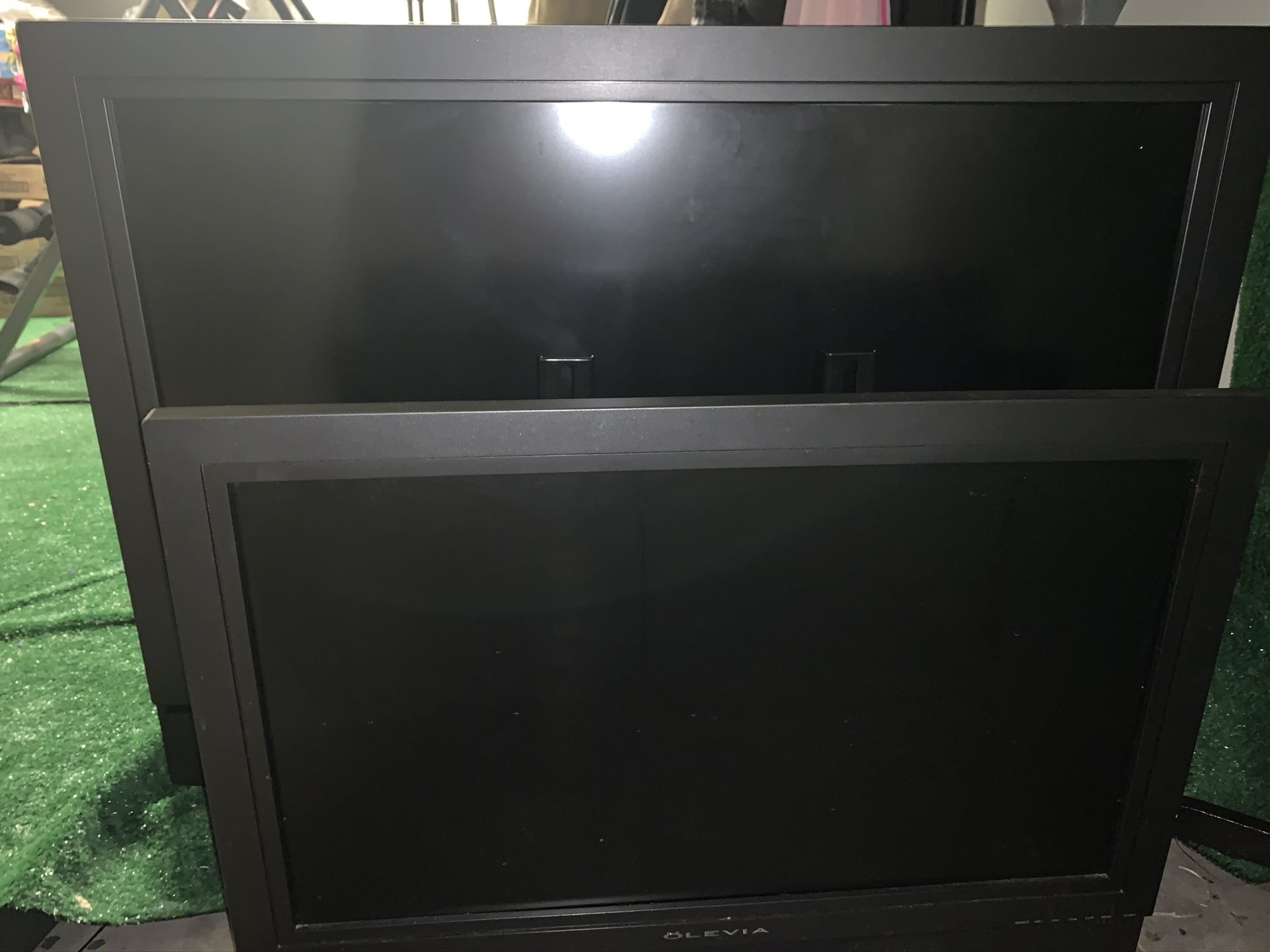 Flat screen TVs