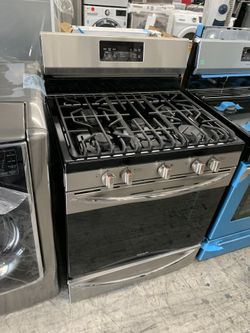 Frigidaire 30” gas stove in stainless steel new