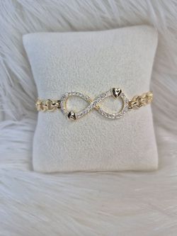 Beautiful infinity bracelet 14K Gold Laminated Hypoallergenic Waterproof Non Tarnish Excellent Quality Jewelry