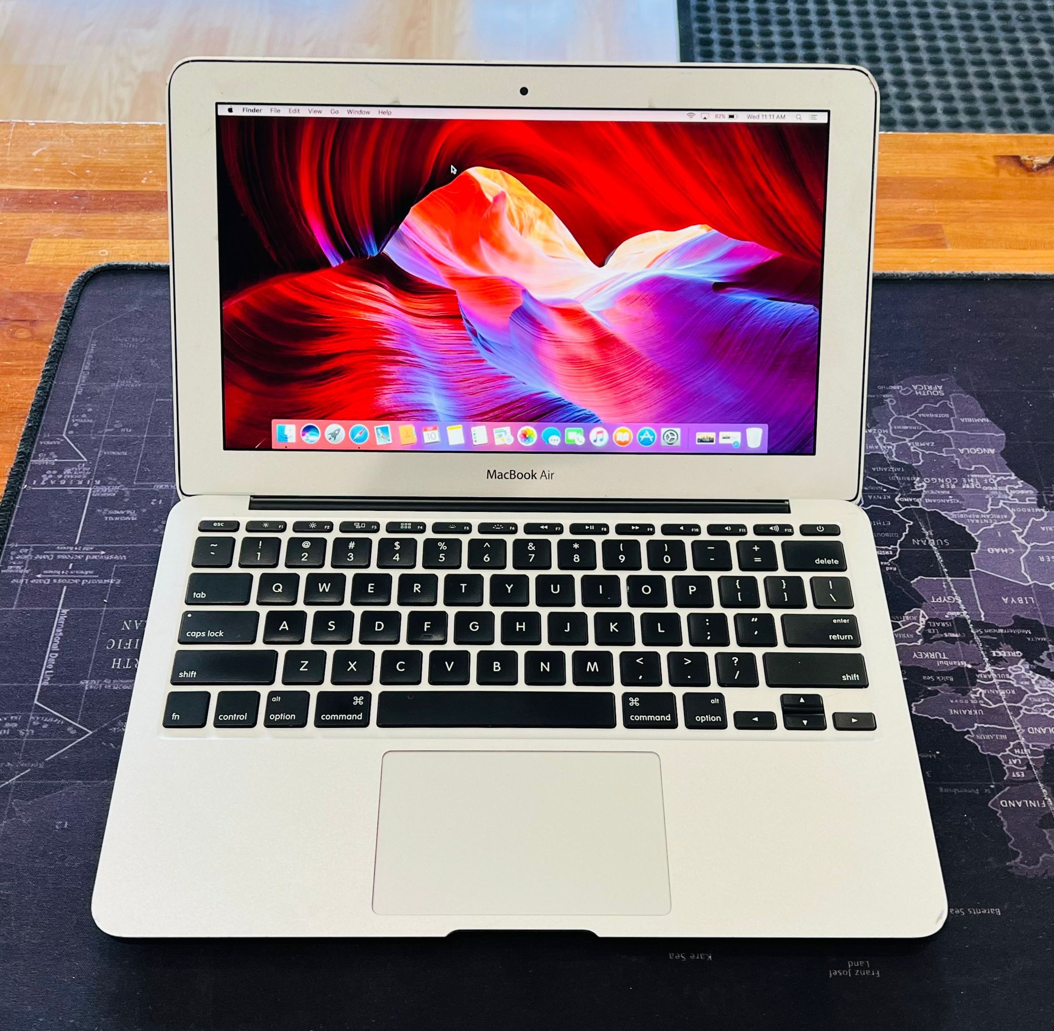 Apple MacBook Air 11-inch Core i5 4GB//120GB SSD 2011 Fully Functional