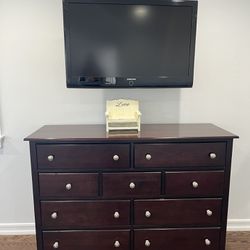 Dresser and Two Night Stands