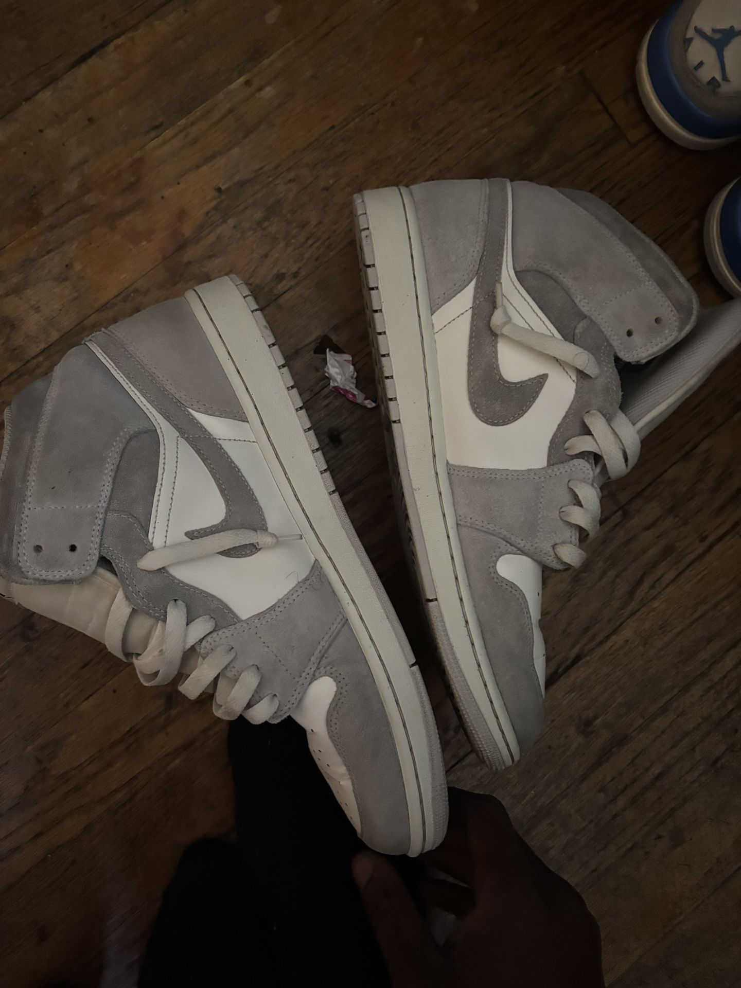 Jordan 1s Grey And White 