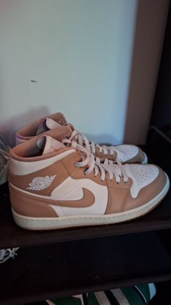 Jordan 1 Mid Tan Gum