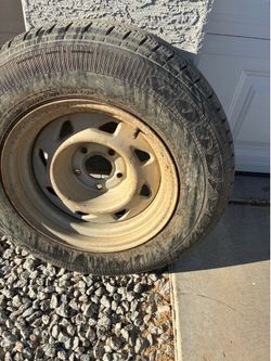 Use tire 🛞 5x4.75  pattern only one tire