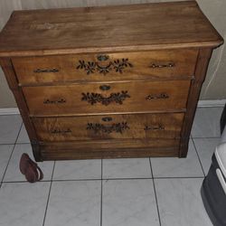 1890's. Dresser