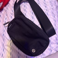 lululemon cross body