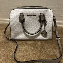 Michael Kors Purse *Price Is Firm*