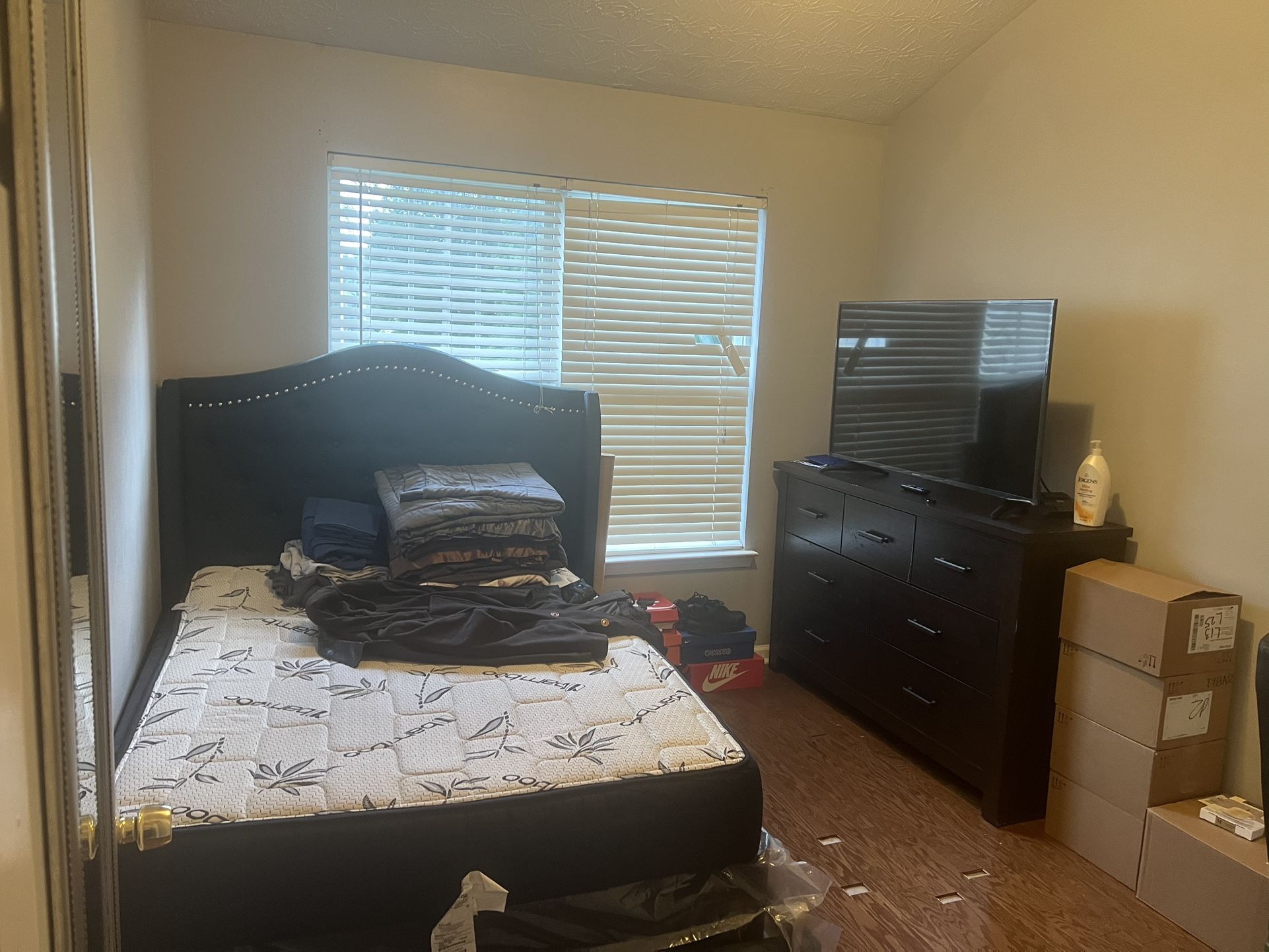 Two twin bedroom set