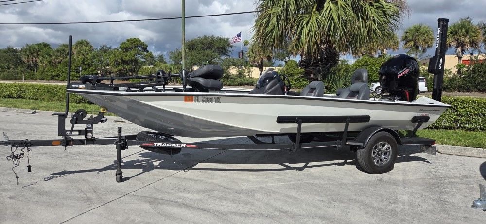 2023 Tracker 195 TXW