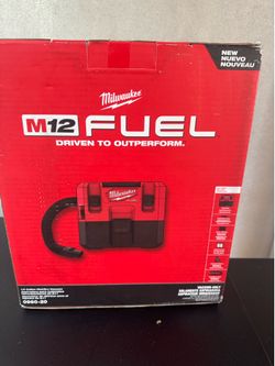 Milwaukee M12 FUEL 12-Volt Lithium-lon Cordless 1.6 Gal. Wet/Dry Vacuum (Vacuum-Only)